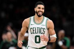 大比分获胜引发热议！，塔图姆在巴塞罗那比赛中持续失利赢得满堂喝彩的简单介绍